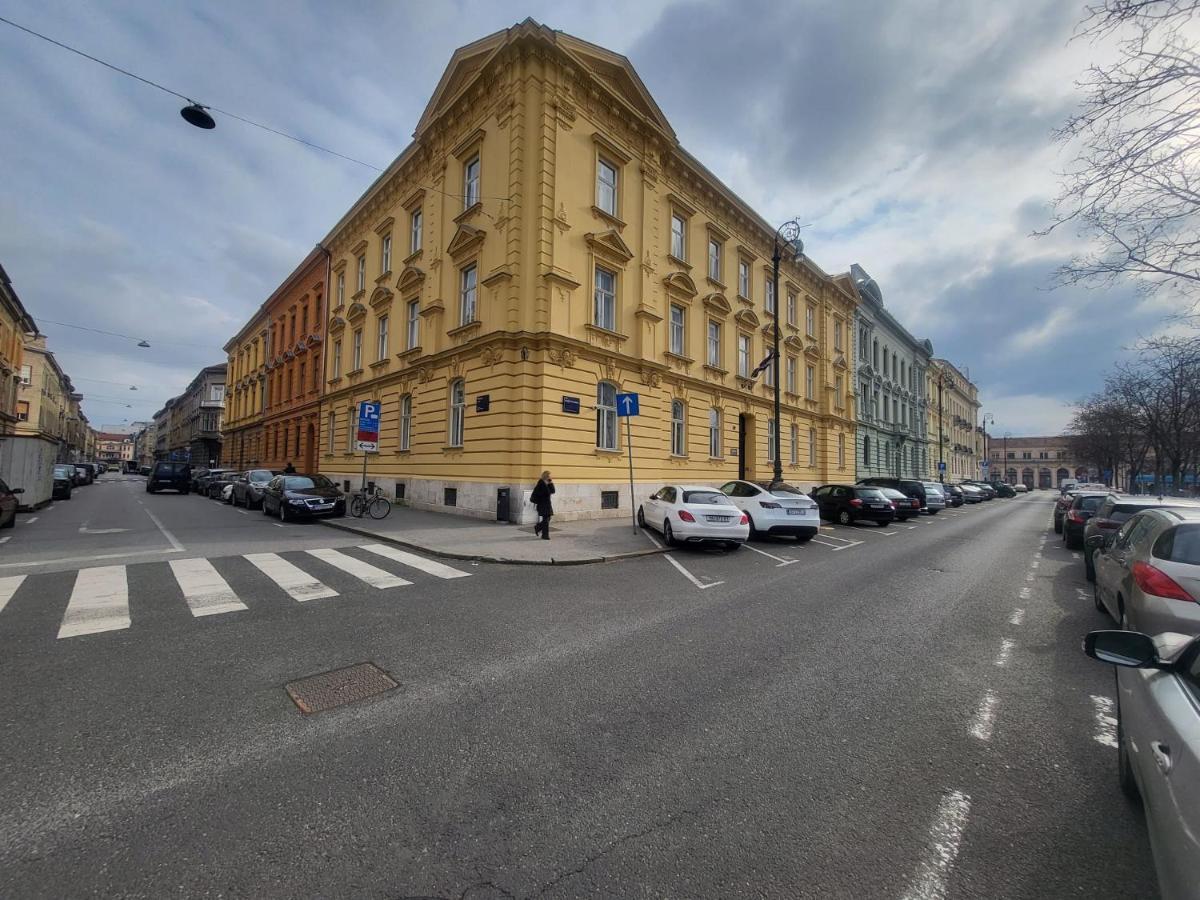 Stylish Apartment In Center Of Zagreb Exterior photo
